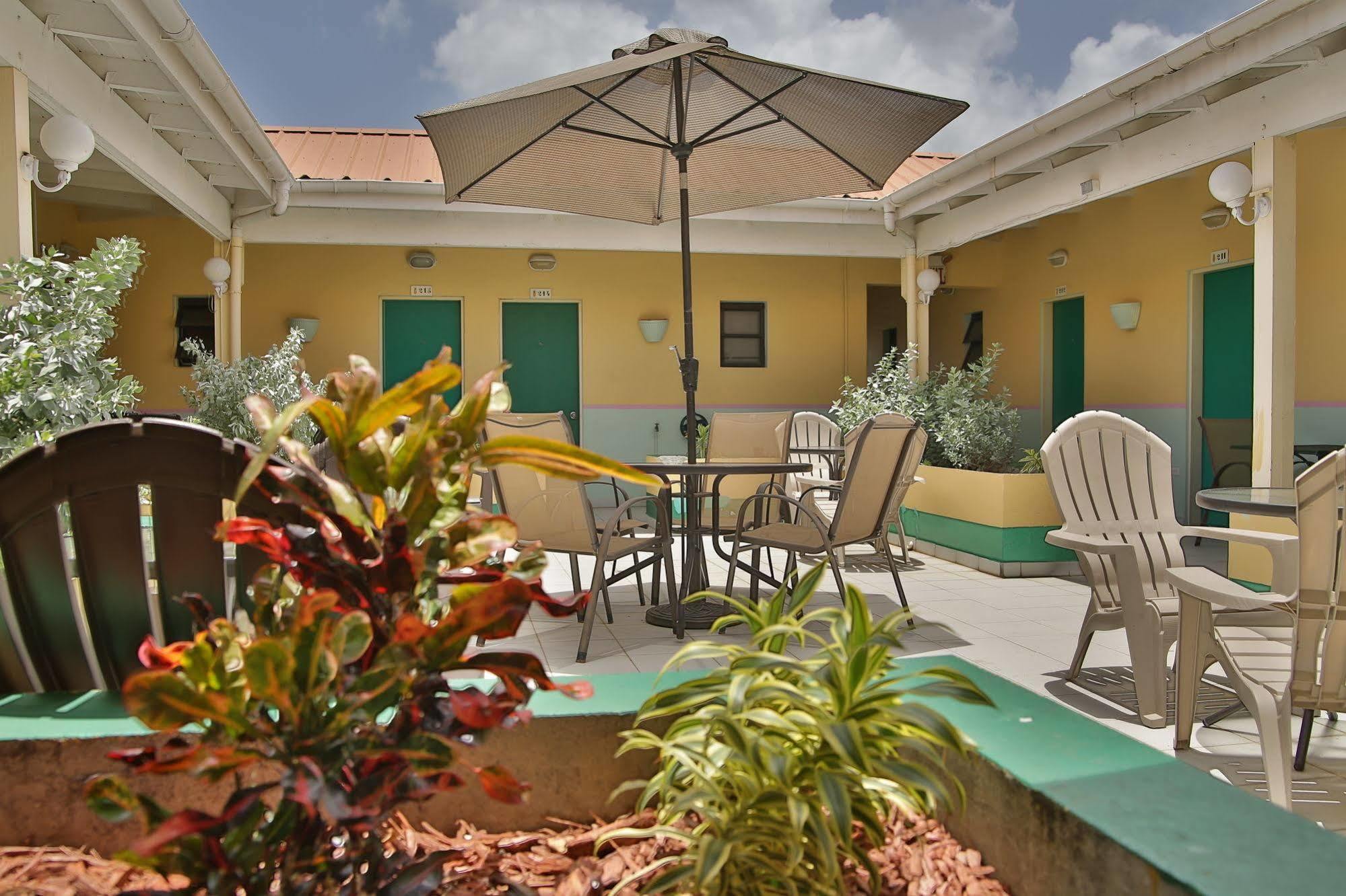 Carl'S Unique Inn & Conference Facilities Simpson Bay Εξωτερικό φωτογραφία