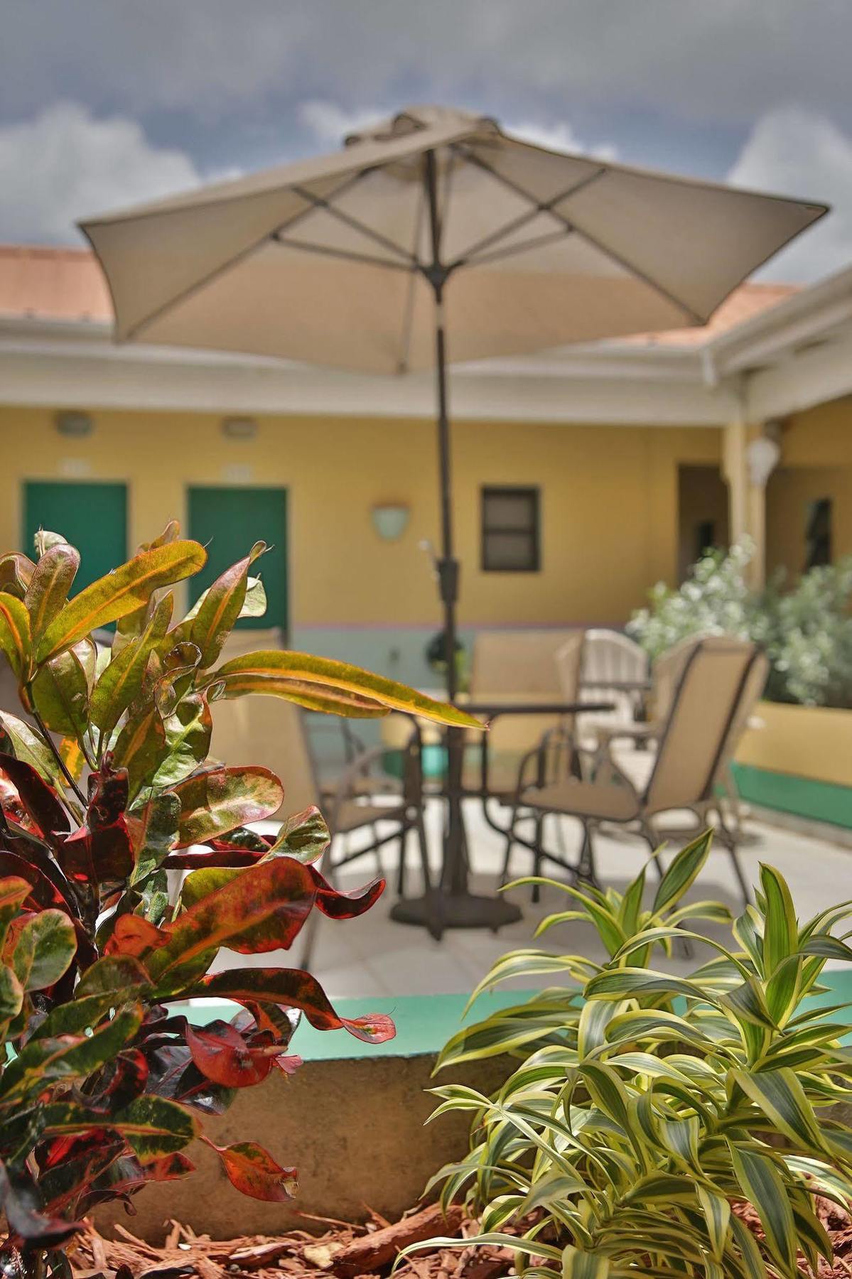 Carl'S Unique Inn & Conference Facilities Simpson Bay Εξωτερικό φωτογραφία
